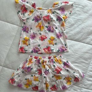 Carters baby girl floral shorts and top set